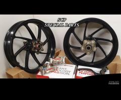 Suzuki gsx r cerchi forgiati e pinze brembo gp4rx - 8