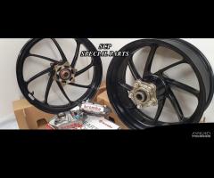 Suzuki gsx r cerchi sbk forgiati e pinze brembo m4 - 5