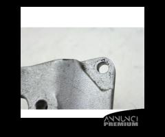 SUPPORTO PEDANA POSTERIORE DESTRA SUZUKI GSX R 750