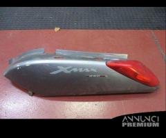 Fianco sinistro con fanale Yamaha X-Max 125-250 20