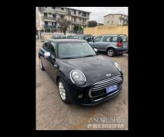 Mini Cooper D 1.5 Anno 2015 Full Navi