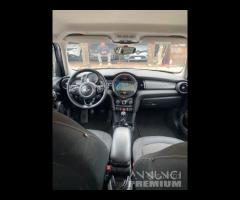 Mini Cooper D 1.5 Anno 2015 Full Navi - 14