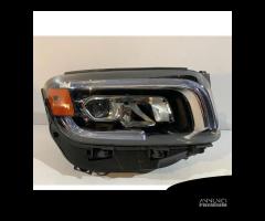 Mercedes W247 GLB Faro LED USA R - 13416