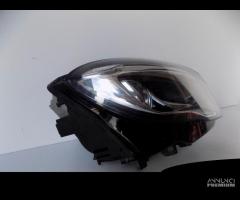 Faro anteriore a LED Mercedes Benz GLA W156 - R -