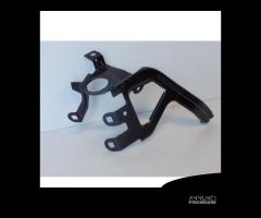 BMW 5 F10/F11 Supporto parafango R- 4302