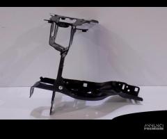 BMW 5 G30 / G31 SUPPORTO FARO/ OCULARE SINISTRO -