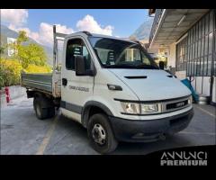 Ricambi Iveco Daily 2001 bianco 2800cc TD 8140.43S