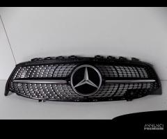 Mercedes W118 Grill Diamond - 4438