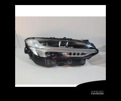 VOLVO V90 Faro ACTIVE HIGH BEAM - R 13568