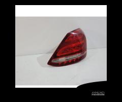 Mercedes C W205 Faro Posteriore Berlina R - 13462