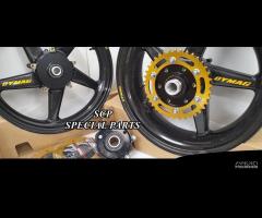 Yamaha r6 cerchi ruote carbonio con kit corone