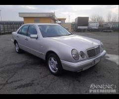 Mercedes Classe E W210 V6 4 Matic 2001 396000KM