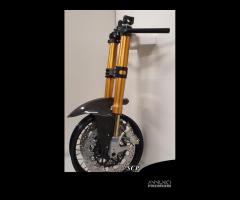 Cafe racer avantreni forcelle ohlins freni brembo