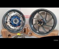 YAMAHA R1 CERCHI FORGIATI SUPERBIKE PVM DISCHI RM2