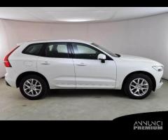 VOLVO XC60 B4 D AWD Geartronic Momentum