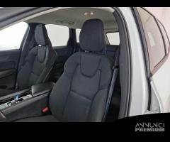 VOLVO XC60 B4 D AWD Geartronic Momentum