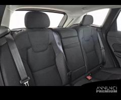 VOLVO XC60 B4 D AWD Geartronic Momentum - 6