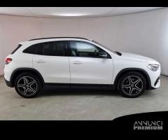 MERCEDES-BENZ GLA 180 d Automatic Premium