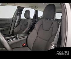 VOLVO XC60 B4 D AWD Geartronic Momentum