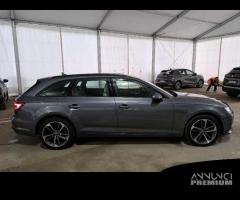 AUDI A4 AVANT 2.0 40 TFSI BUSINESS S TRONIC