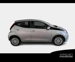 TOYOTA AYGO 1.0 VVT-i x-business 5 PORTE