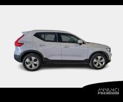 VOLVO XC40 T2 automatico Momentum