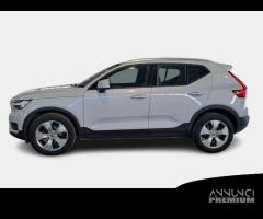 VOLVO XC40 T2 automatico Momentum