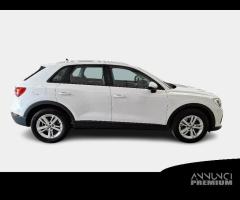 AUDI Q3 35 TDI S tronic Business - 1