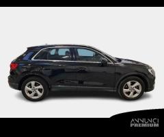 AUDI Q3 35 TDI S tronic Business Advanced