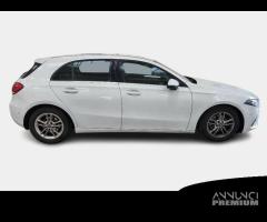 MERCEDES-BENZ A 180 d Automatic Business Extra 5 P