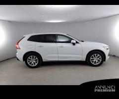 VOLVO XC60 B4 D automatico Momentum Pro