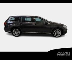 VOLKSWAGEN PASSAT VARIANT 2.0 TDI SCR EVO 110kW Ex - 4