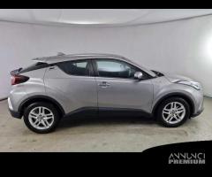 TOYOTA C-HR 1.8H 98CV E-CVT Business