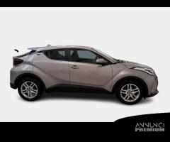 TOYOTA C-HR 1.8H 98CV E-CVT Business