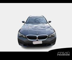 BMW 318 48V Business Advantage Touring auto