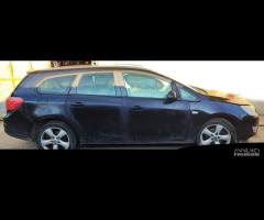 Opel Astra J SW 1.7 CDTI del 2011