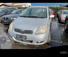 Ricambi usati per Toyota Yaris 1000benz del 2004