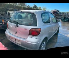 Ricambi usati per Toyota Yaris 1000benz del 2004