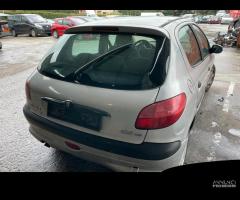 Ricambi usati per Peugeot 206 1.9 del 2002 RHY