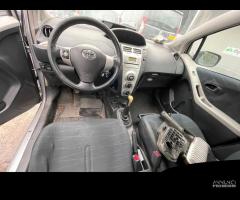 Ricambi usati per Toyota Yaris 1000 benz del 2006