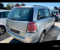 Ricambi usati per Opel Zafira 1.6 Benz 2008 Z16YNG