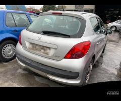 Ricambi usati per Peugeot 207 1.4 benz del 2010