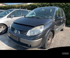 Ricambi usati per Renault Scenic 1.9dCi 2005 F9QL8