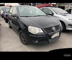 Ricambi usati per Volkswagen Polo 1.4TDI del 2005 - 1