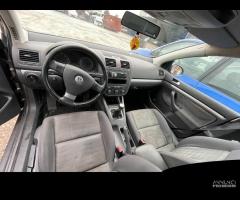 Ricambi usati per Volkswagen Golf 1.6 benz '07 BSE