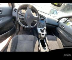 Ricambi usati Peugeot 5008 2.0 16 HDI 16v 2010 RHE - 2