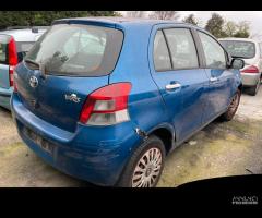 Ricambi usati per Toyota Yaris 1.0 b. 2011 1KRFE