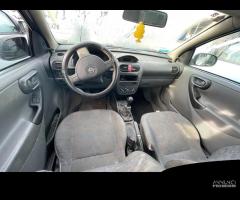 Ricambi usati per Opel Corsa 1.0 benz 16v del 2001