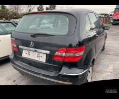 Ricambi usati per Mercedes Classe B 150 benz 05