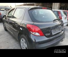 Ricambi usati per Peugeot 207 1.4 benz 2010